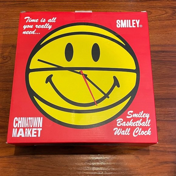 NEW CHINATOWN MARKET X SMILEY YELLOW BASKETBALL CLOCK - Picture 4 of 11